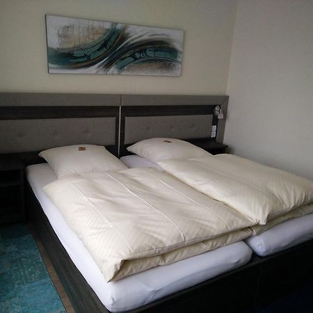 Hotel Alfa Neu-Isenburg Quarto foto