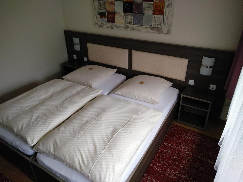 Hotel Alfa Neu-Isenburg Quarto foto