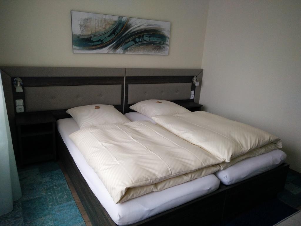 Hotel Alfa Neu-Isenburg Quarto foto