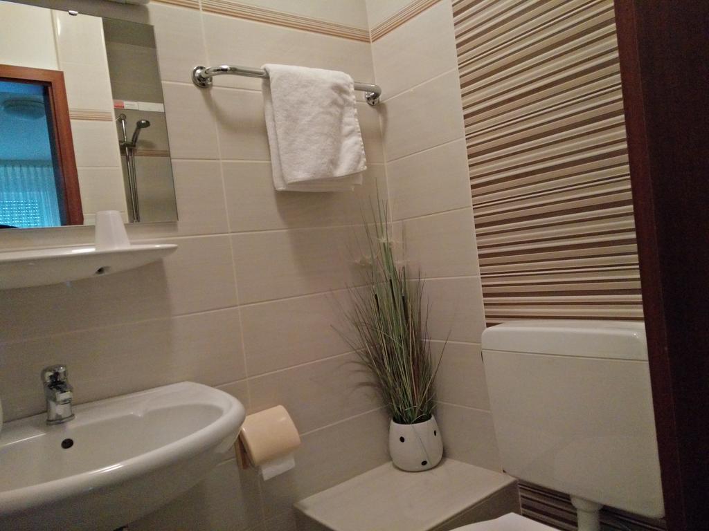 Hotel Alfa Neu-Isenburg Quarto foto