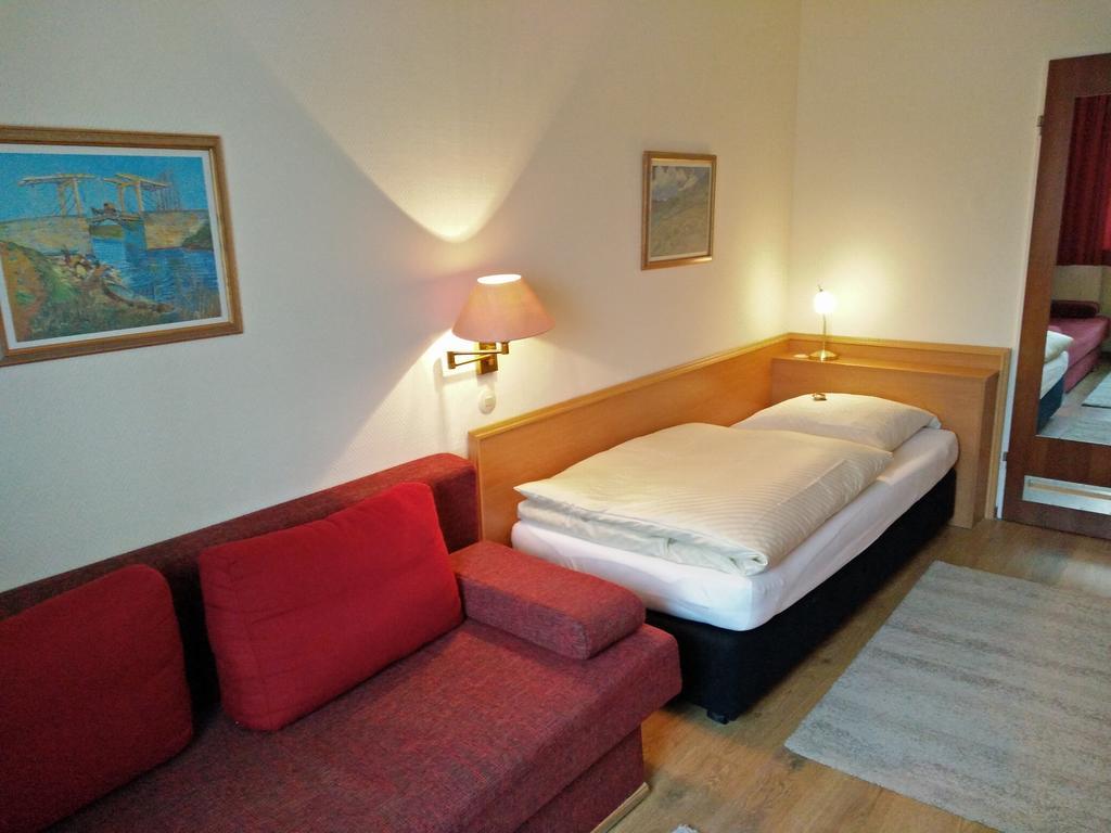 Hotel Alfa Neu-Isenburg Quarto foto