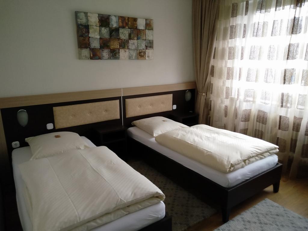 Hotel Alfa Neu-Isenburg Quarto foto